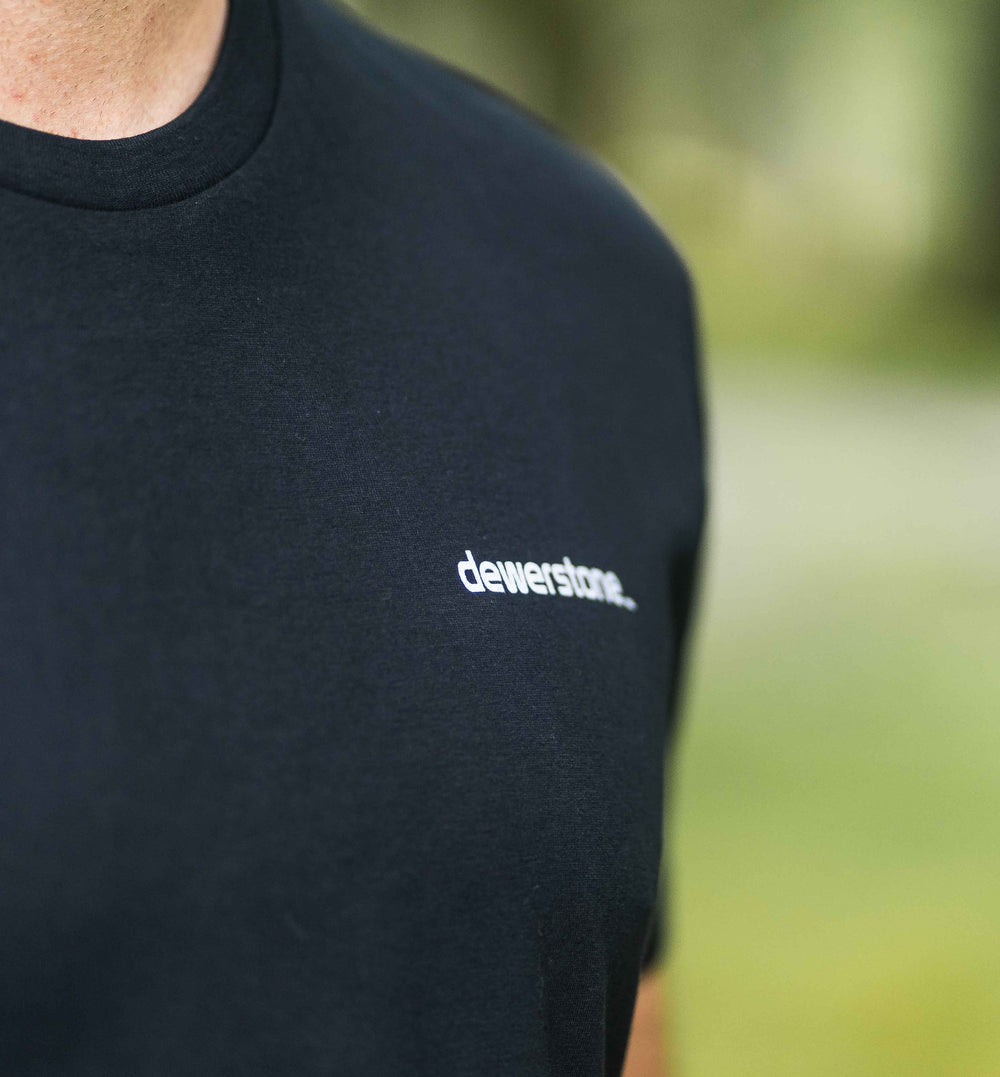 Logo T-Shirt - Black - dewerstone - T-Shirt - S